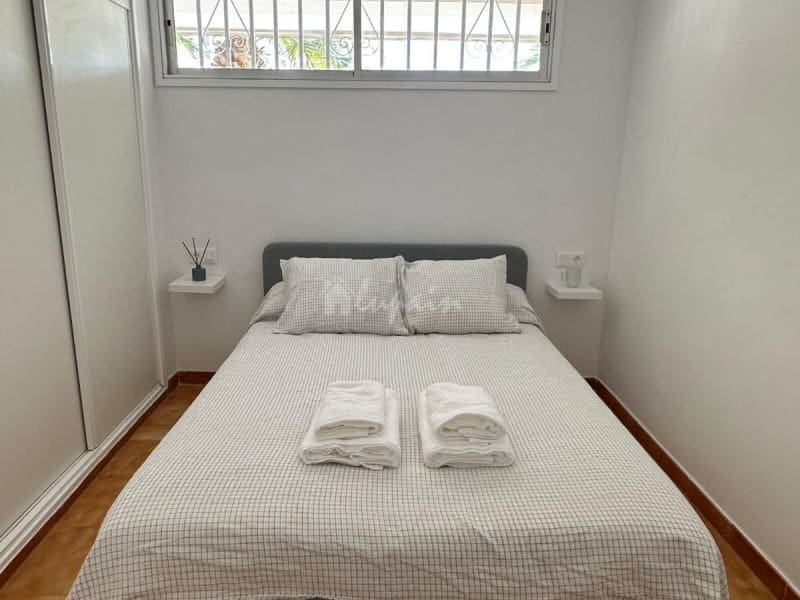 1 makuuhuone Huoneisto myytävänä paikassa Playa de las Americas mukana uima-altaan - 265 000 € (Ref: 8293445)