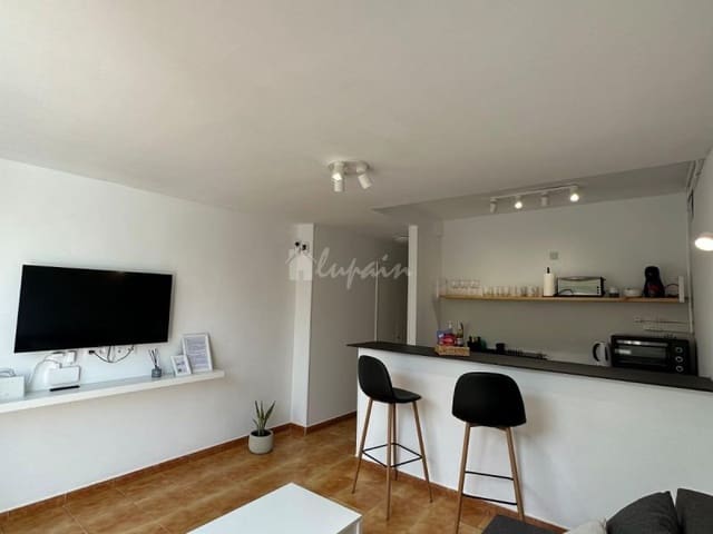 1 makuuhuone Huoneisto myytävänä paikassa Playa de las Americas, Arona mukana uima-altaan - 265 000 € (Ref: 8293445)