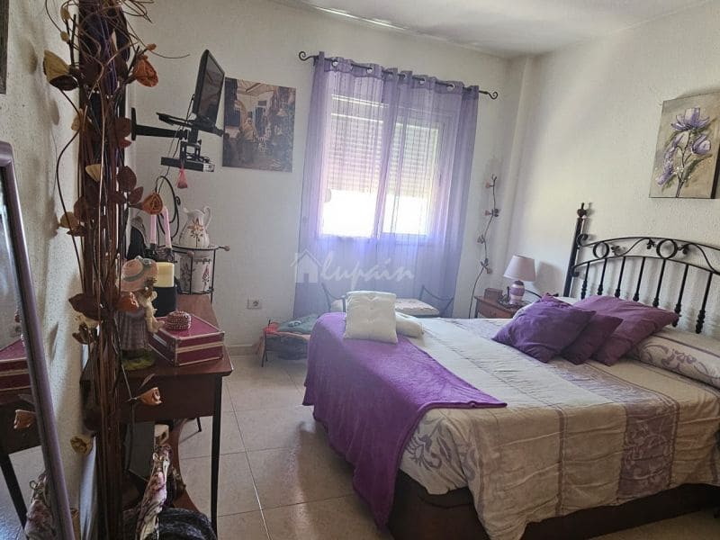 3 slaapkamer Appartement te koop in La Camella - € 239.000 (Ref: 8302035)