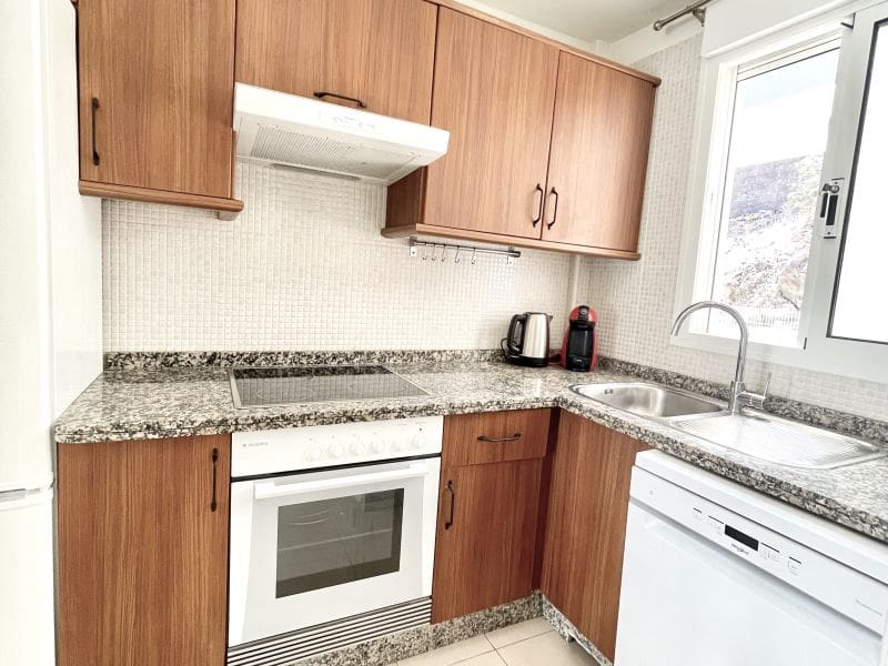 1 slaapkamer Appartement te koop in Puerto Santiago met zwembad - € 240.000 (Ref: 8344055)