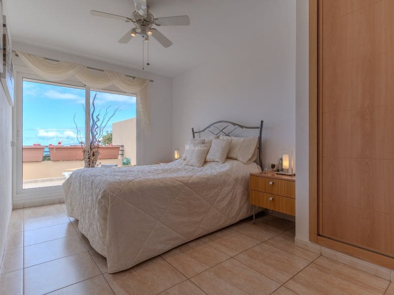 Casa de 3 habitaciones en El Madroñal en venta con piscina - 680.000 € (Ref: 8370130)