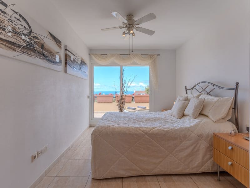 Casa de 3 habitaciones en El Madroñal en venta con piscina - 680.000 € (Ref: 8370130)