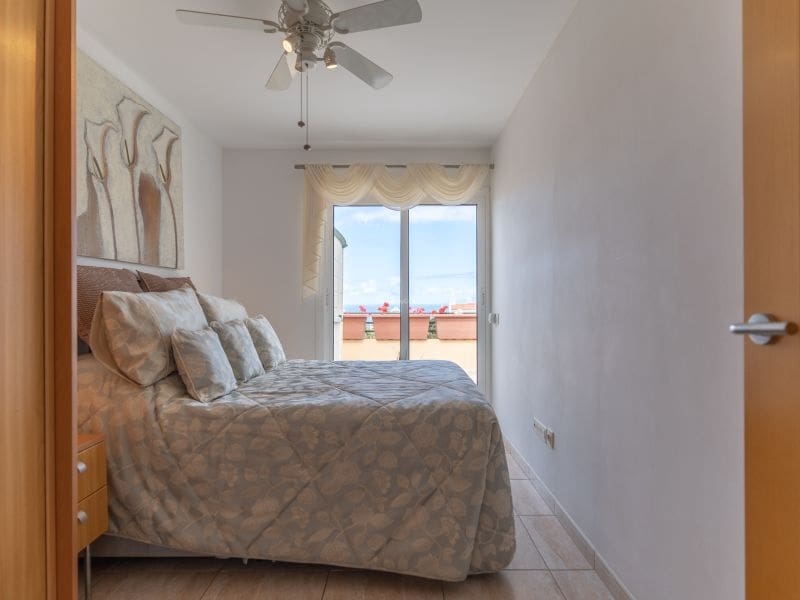 Casa de 3 habitaciones en El Madroñal en venta con piscina - 680.000 € (Ref: 8370130)