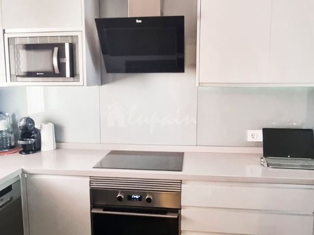 1 soveværelse Byhus til salg i Los Cristianos, Arona med swimmingpool - € 250.000 (Ref: 8396057)