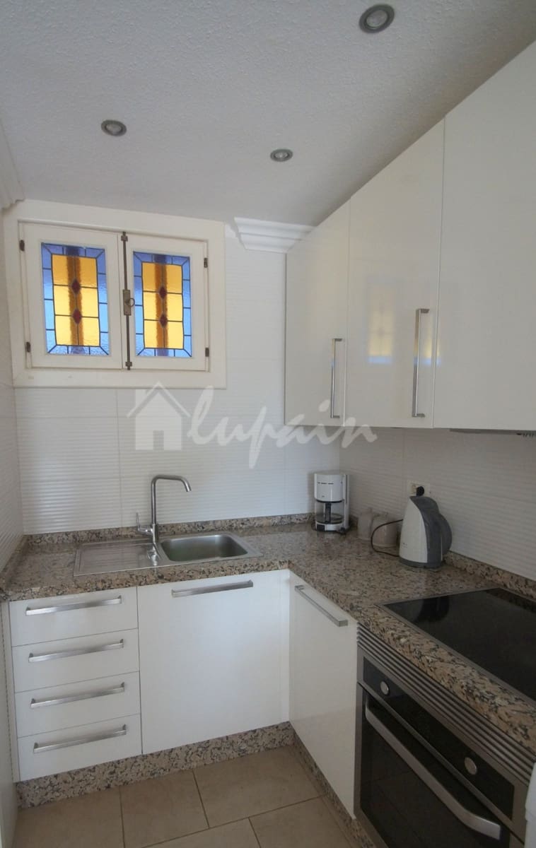 1 bedroom Apartment for sale in Playa de las Americas with pool - € 499,500 (Ref: 8607761)