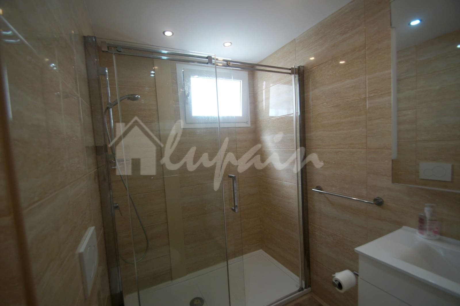 1 bedroom Apartment for sale in Playa de las Americas with pool - € 499,500 (Ref: 8607761)