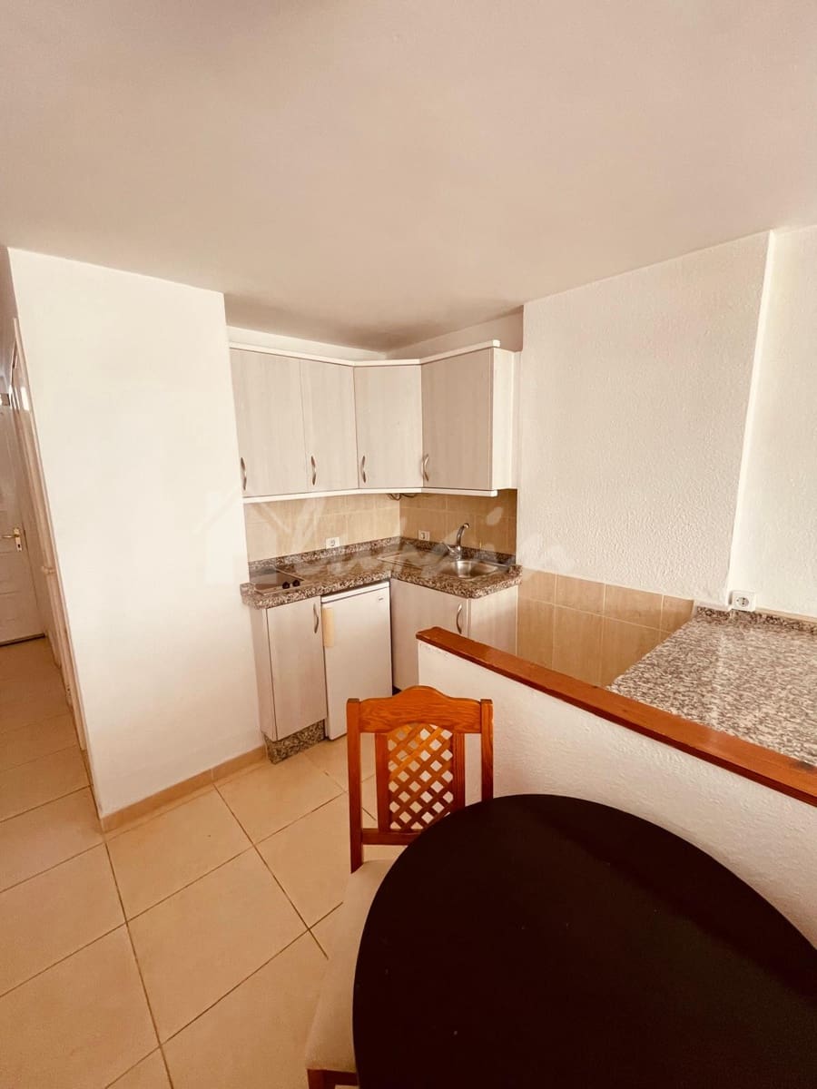 Studio til salg i Playa de las Americas med swimmingpool - € 195.000 (Ref: 8644202)