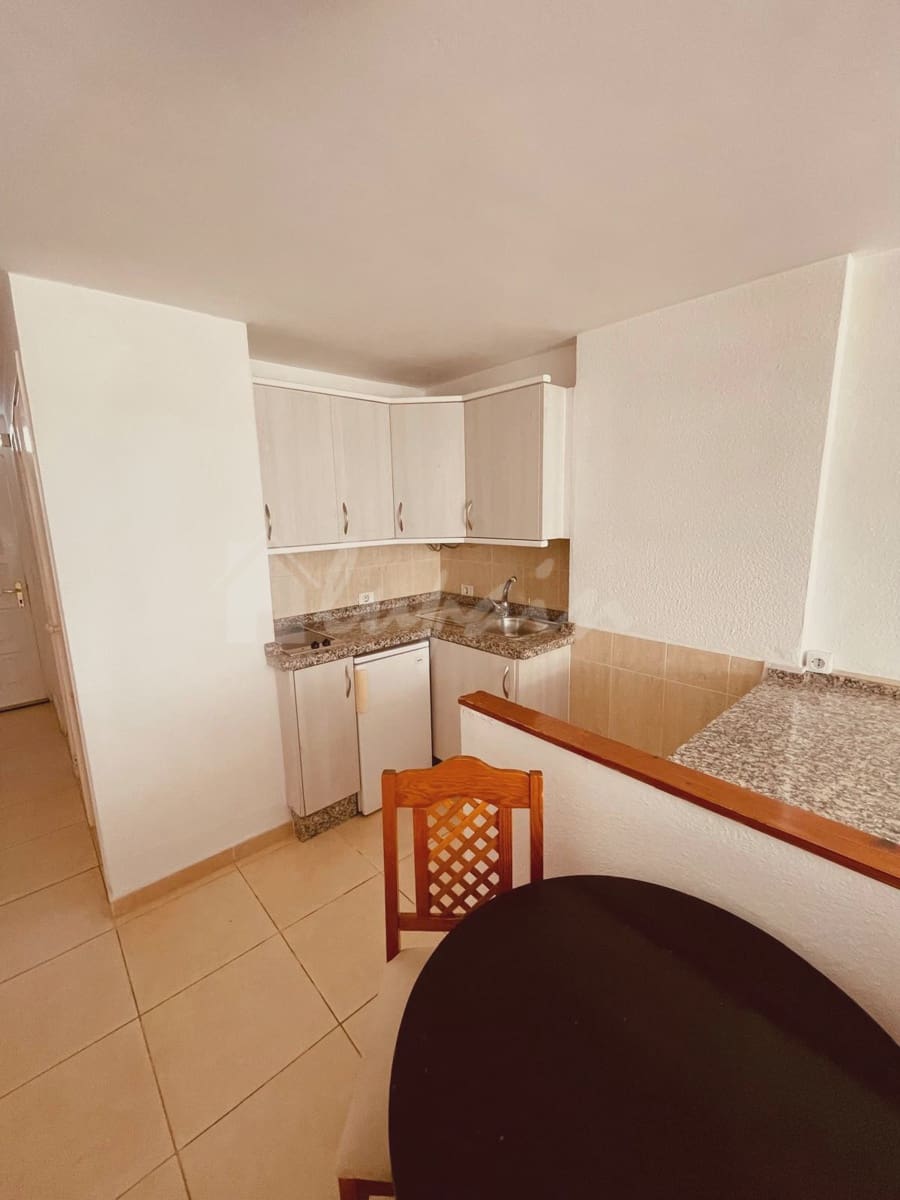 Studio til salg i Playa de las Americas med swimmingpool - € 195.000 (Ref: 8644202)