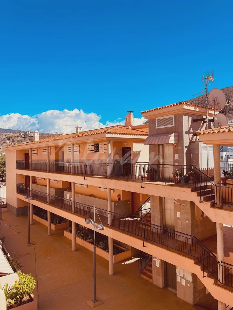 1 soverom Leilighet til salgs i Los Cristianos med svømmebasseng - € 260 000 (Ref: 8647439)