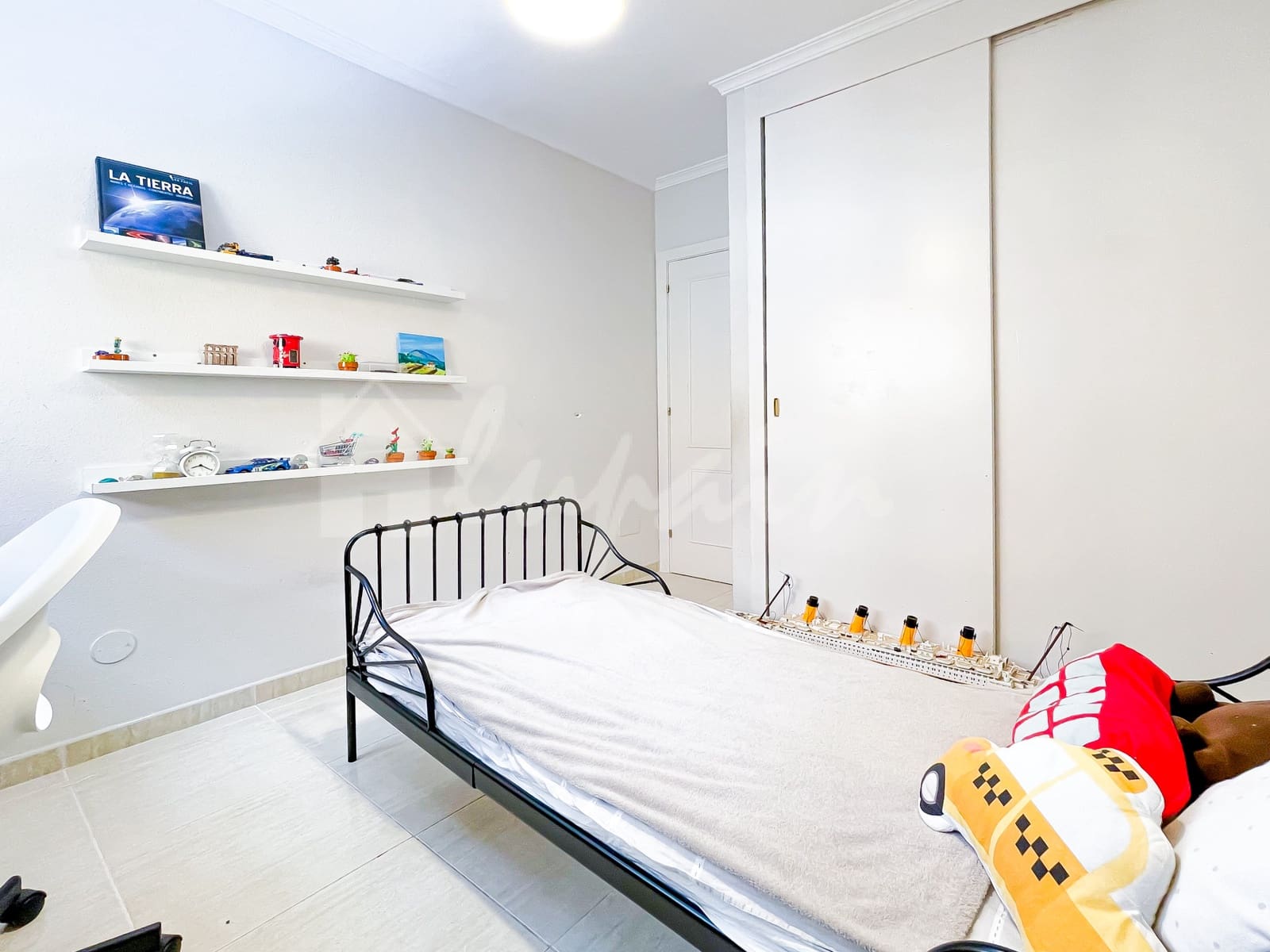 3 bedroom Apartment for sale in Parque de la Reina - € 269,000 (Ref: 8704308)