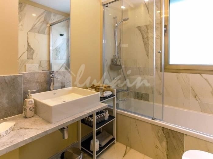 4 soveværelse Villa til salg i Los Cristianos med swimmingpool - € 1.690.000 (Ref: 8740647)