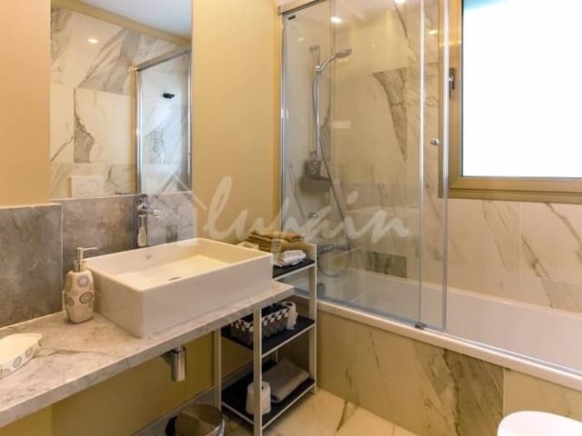 4 soveværelse Villa til salg i Los Cristianos, Arona med swimmingpool - € 1.690.000 (Ref: 8740647)