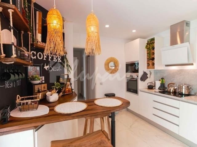 4 sypialnia Willa na sprzedaż w Los Cristianos, Arona z basenem - 1 690 000 € (Ref: 8740647)