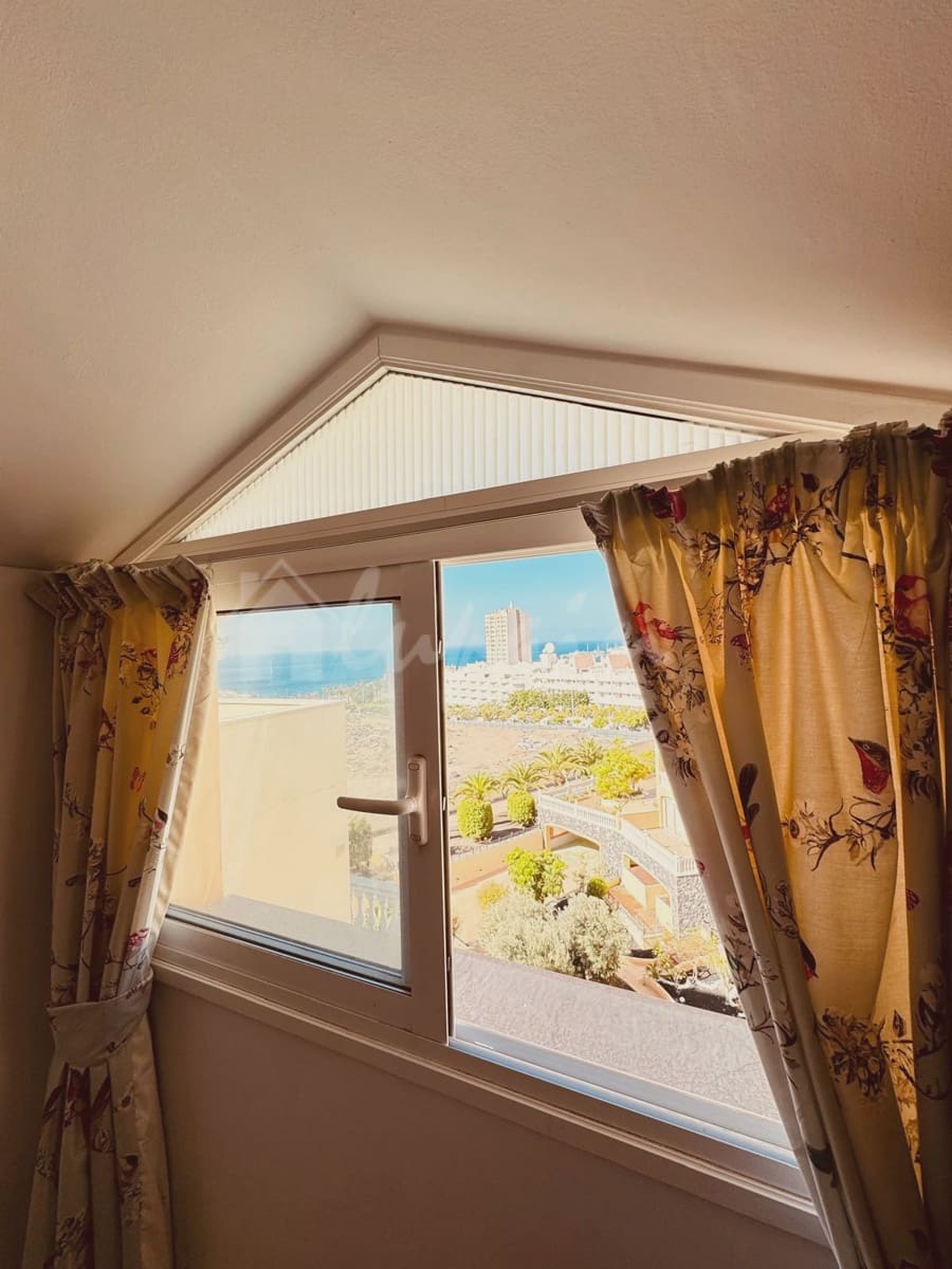 2 soveværelse Penthouse til salg i Los Cristianos med swimmingpool - € 549.000 (Ref: 8762633)