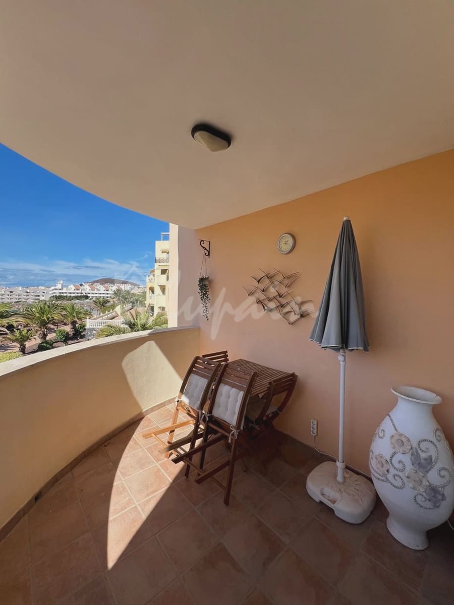 1 bedroom Apartment for sale in Los Cristianos with pool - € 320,000 (Ref: 8762634)