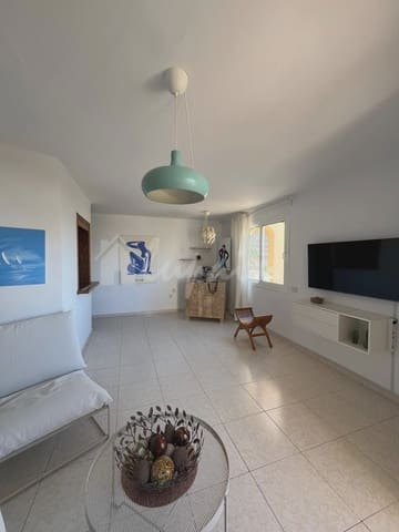 1 bedroom Apartment for sale in Los Cristianos, Arona with pool - € 320,000 (Ref: 8762634)