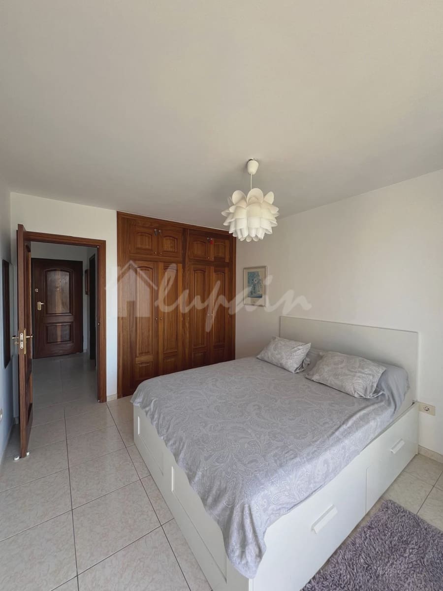 1 bedroom Apartment for sale in Los Cristianos with pool - € 320,000 (Ref: 8762634)