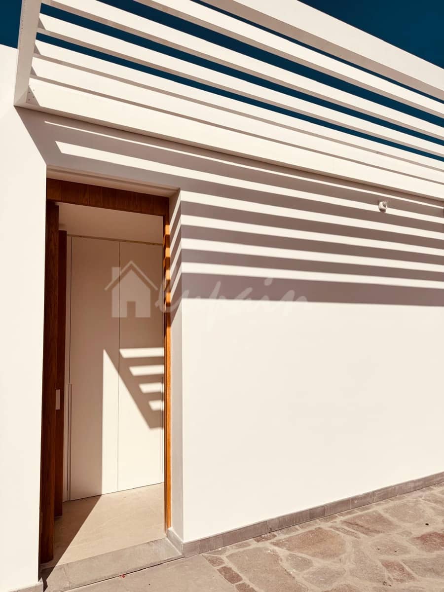 4 bedroom Villa for sale in San Eugenio with pool - € 2,690,000 (Ref: 8790376)