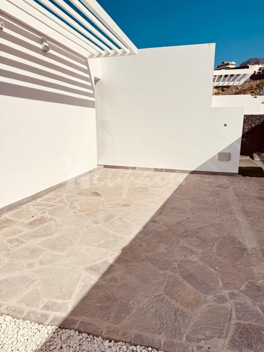 4 bedroom Villa for sale in San Eugenio with pool - € 2,690,000 (Ref: 8790376)