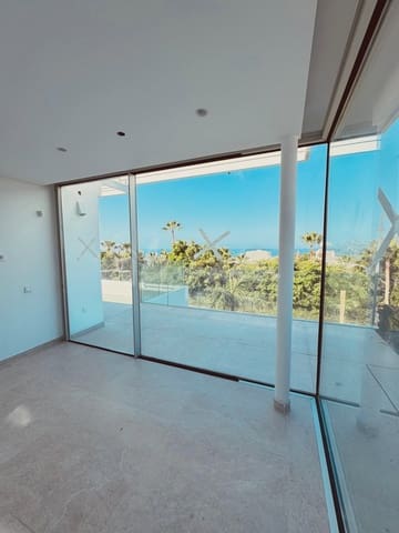 4 quarto Moradia para venda em San Eugenio, Adeje com piscina - 2 690 000 € (Ref: 8790376)