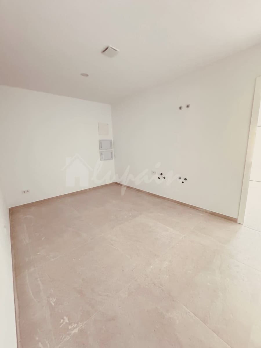 4 slaapkamer Villa te koop in San Eugenio met zwembad - € 2.690.000 (Ref: 8790376)