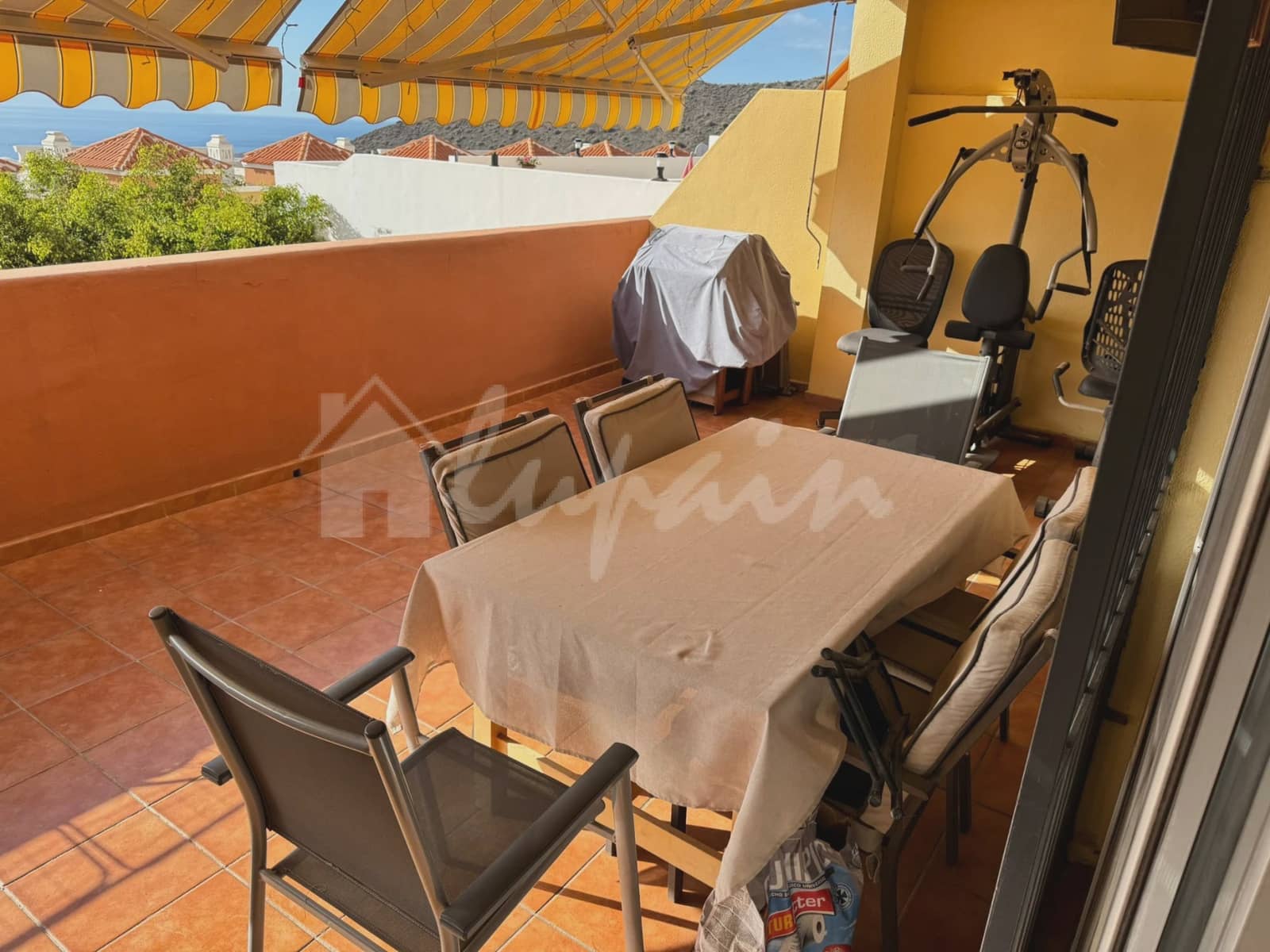 2 sypialnia Apartament na sprzedaż w Roque del Conde z basenem - 328 000 € (Ref: 8790377)