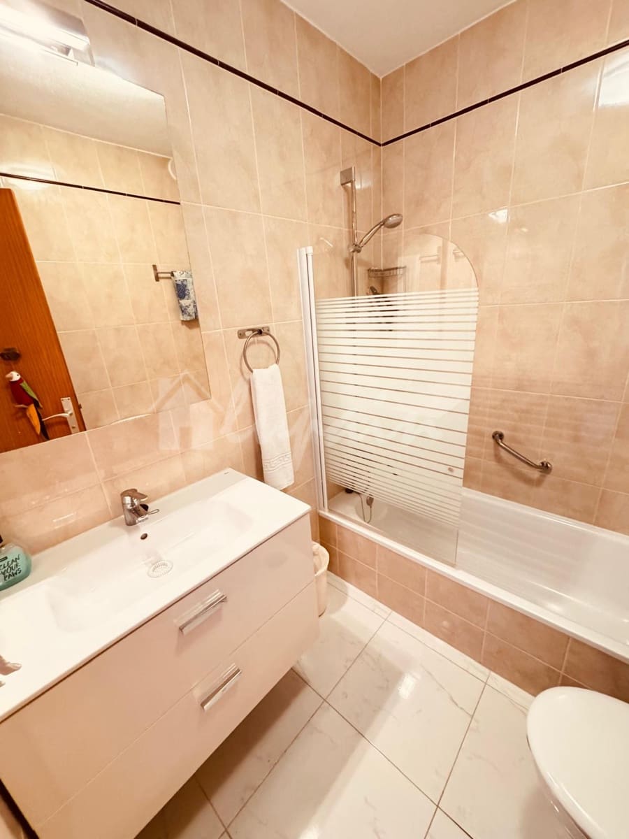 Studio for sale in Los Cristianos with pool - € 192,500 (Ref: 8815179)