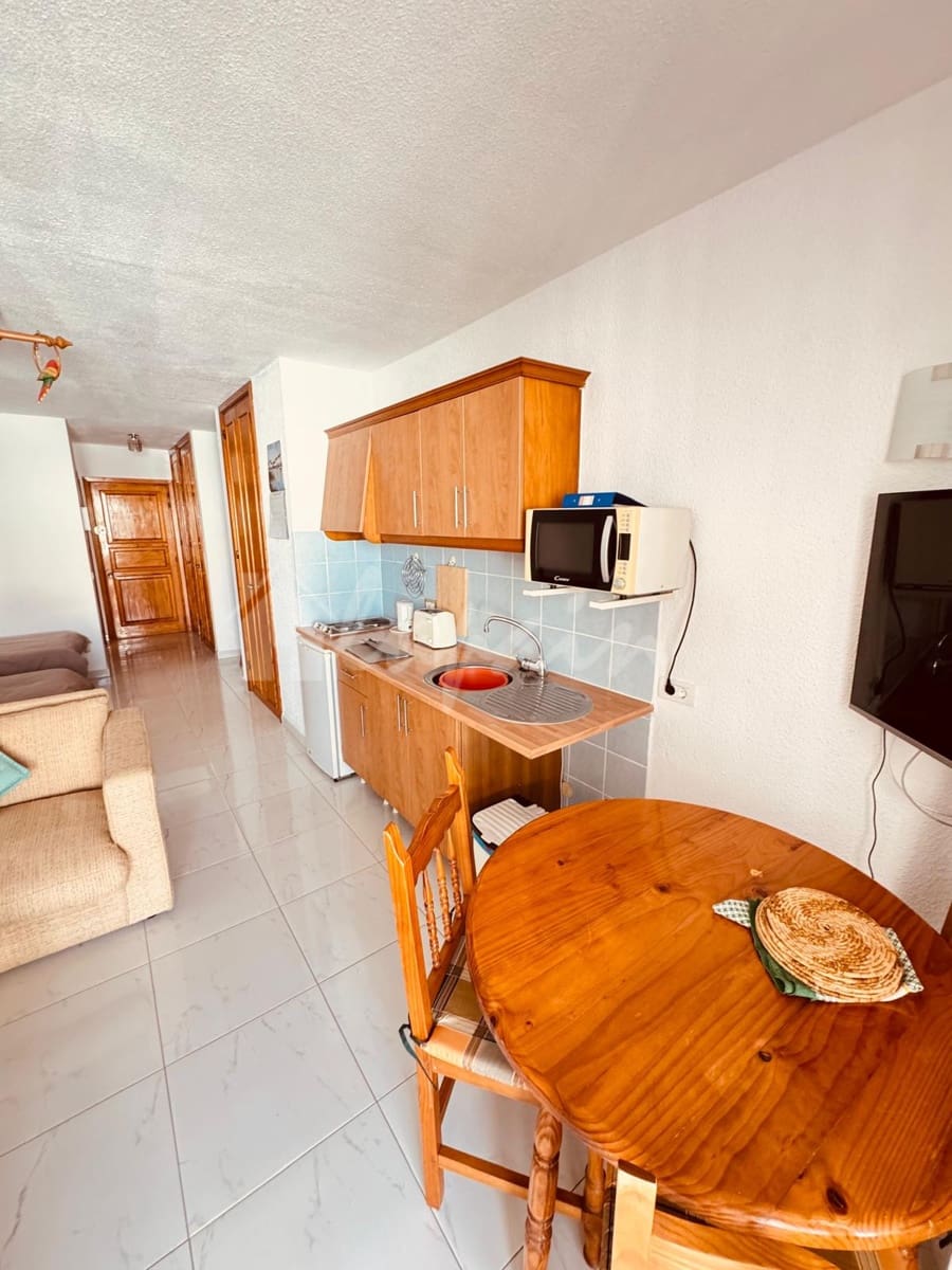 Studio for sale in Los Cristianos with pool - € 192,500 (Ref: 8815179)