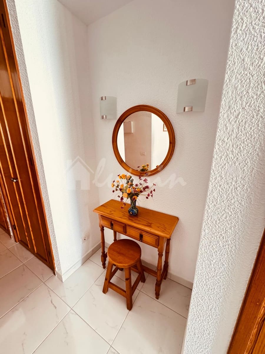 Studio for sale in Los Cristianos with pool - € 192,500 (Ref: 8815179)