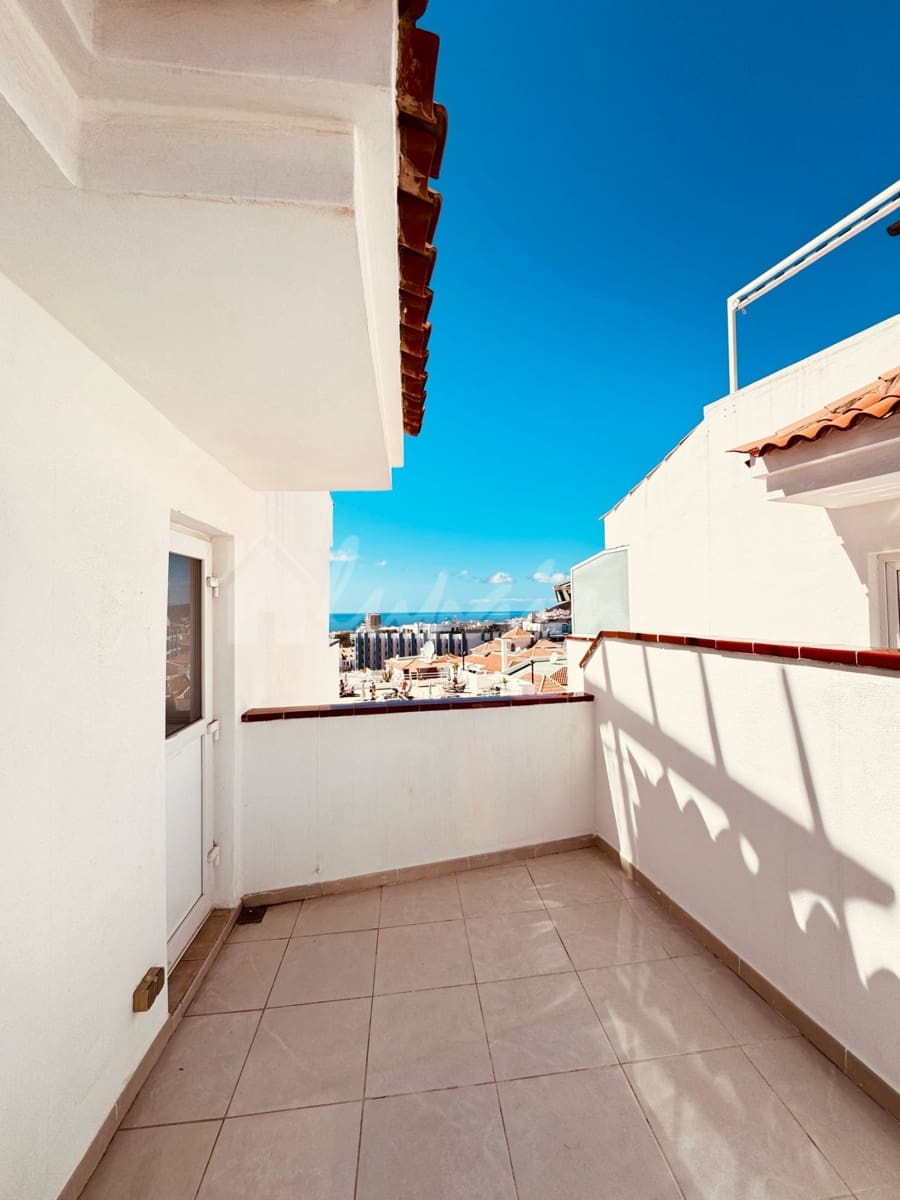 3 quarto Penthouse para venda em Los Cristianos com piscina - 349 900 € (Ref: 8863334)