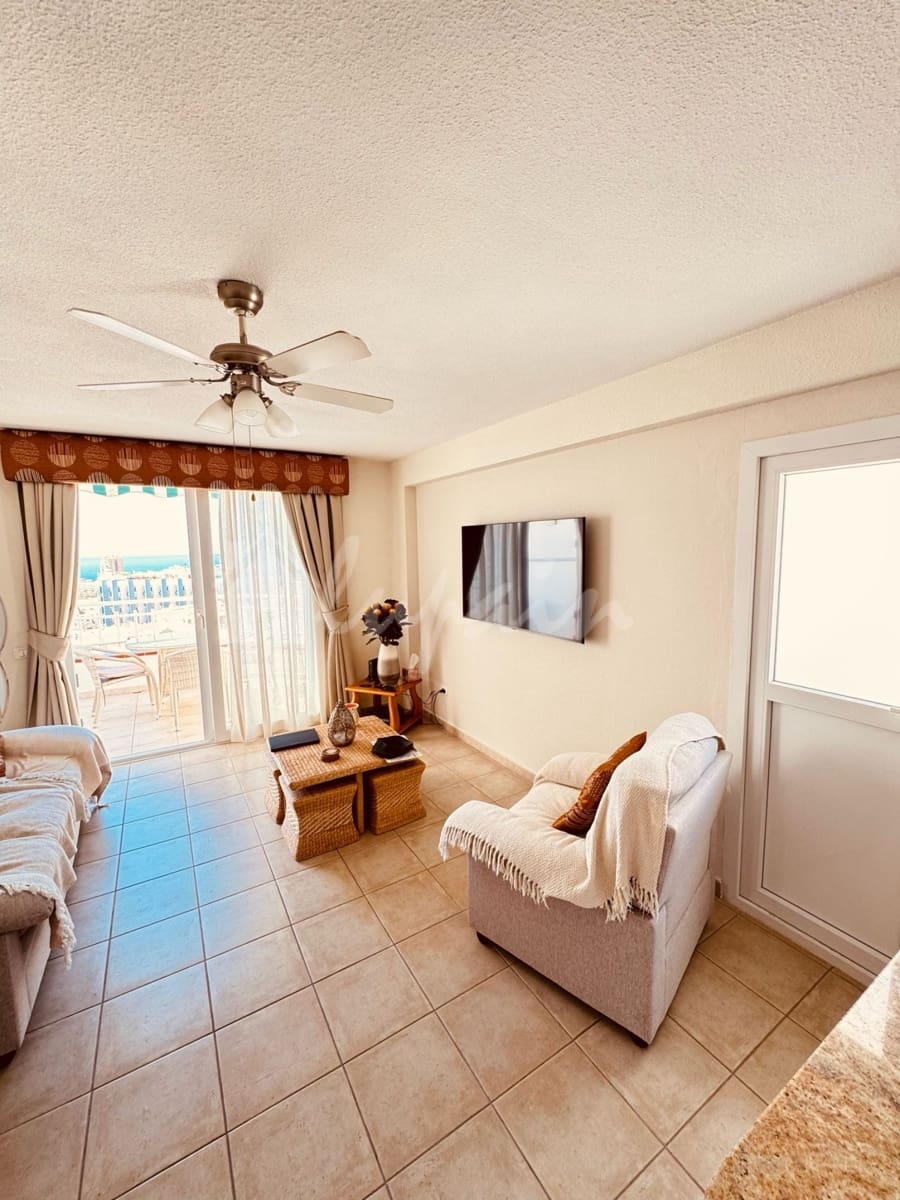 3 quarto Penthouse para venda em Los Cristianos com piscina - 349 900 € (Ref: 8863334)