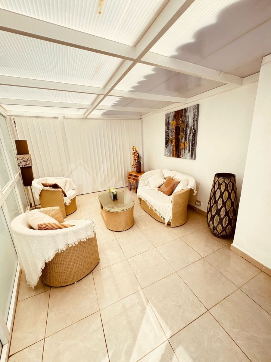 3 quarto Penthouse para venda em Los Cristianos com piscina - 349 900 € (Ref: 8863334)