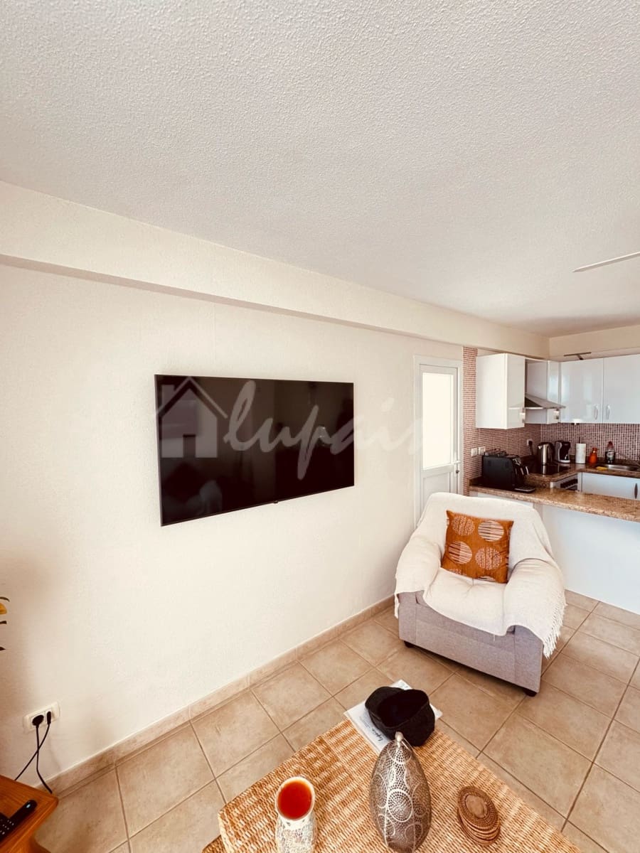 3 quarto Penthouse para venda em Los Cristianos com piscina - 349 900 € (Ref: 8863334)