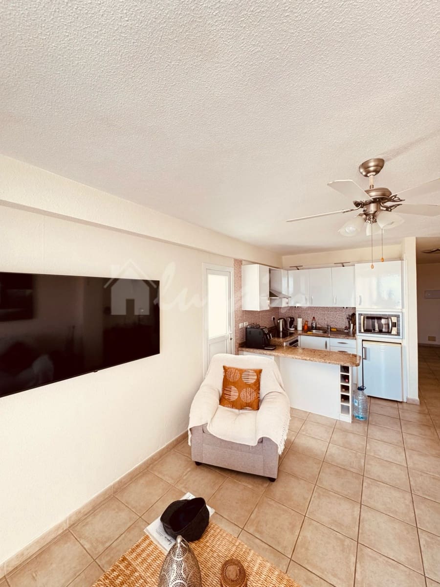 3 quarto Penthouse para venda em Los Cristianos com piscina - 349 900 € (Ref: 8863334)