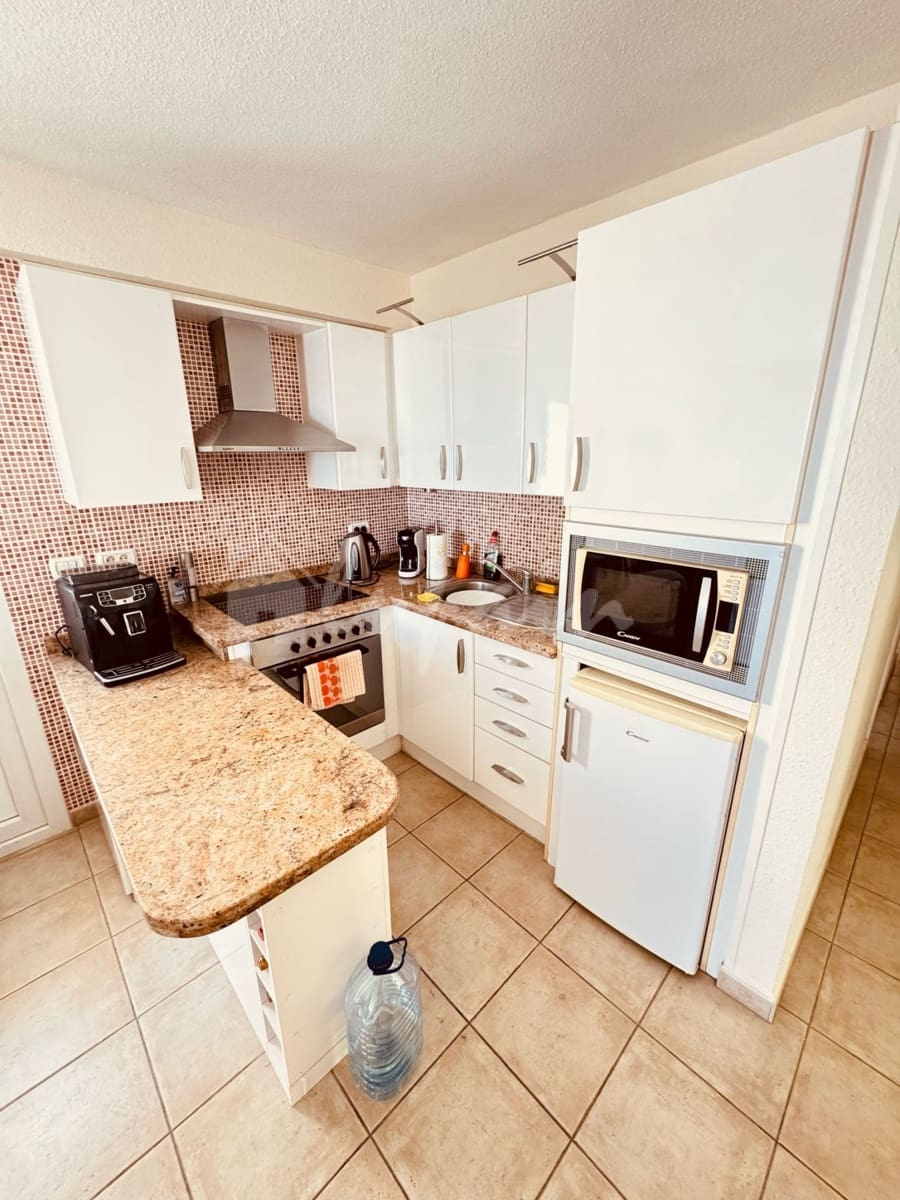 3 quarto Penthouse para venda em Los Cristianos com piscina - 349 900 € (Ref: 8863334)