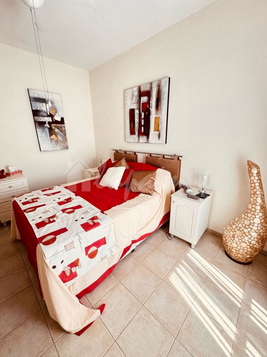 3 quarto Penthouse para venda em Los Cristianos com piscina - 349 900 € (Ref: 8863334)