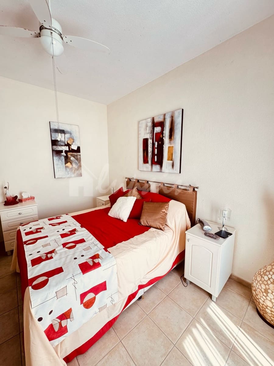 3 quarto Penthouse para venda em Los Cristianos com piscina - 349 900 € (Ref: 8863334)