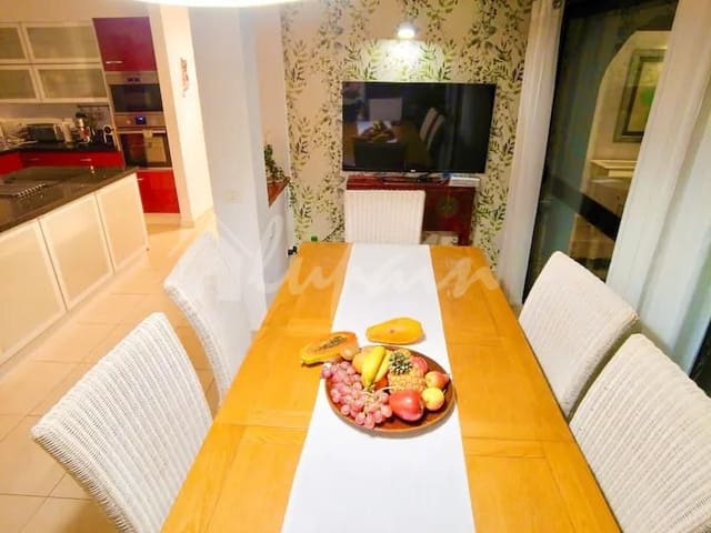 4 sypialnia Willa na sprzedaż w Amarilla Golf, San Miguel de Abona z basenem - 1 100 000 € (Ref: 8881014)