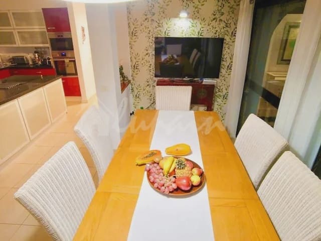 4 soveværelse Villa til salg i Amarilla Golf, San Miguel de Abona med swimmingpool - € 1.100.000 (Ref: 8881014)