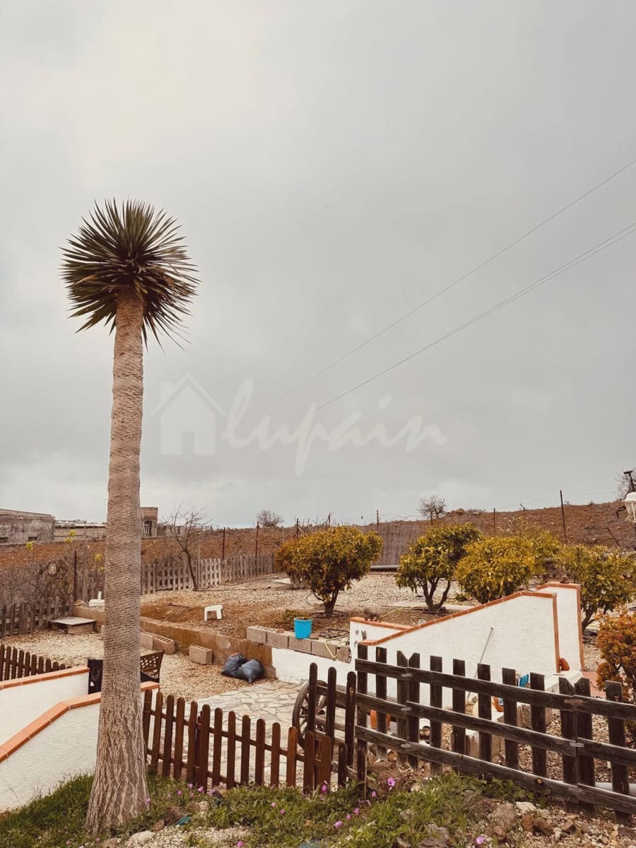 4 bedroom Finca/Country House for sale in Vilaflor - € 210,000 (Ref: 8894064)