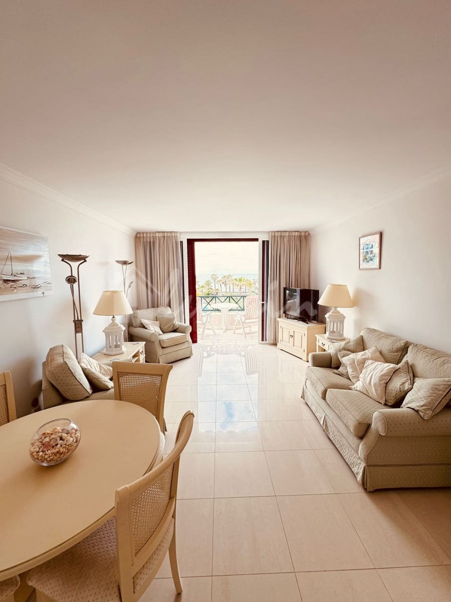 2 soverom Leilighet til salgs i Playa de las Americas med svømmebasseng - € 925 000 (Ref: 8942189)