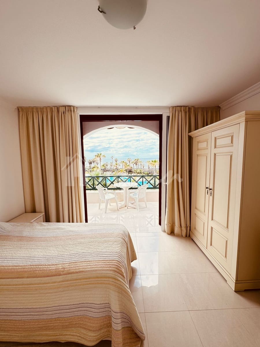 2 soverom Leilighet til salgs i Playa de las Americas med svømmebasseng - € 925 000 (Ref: 8942189)