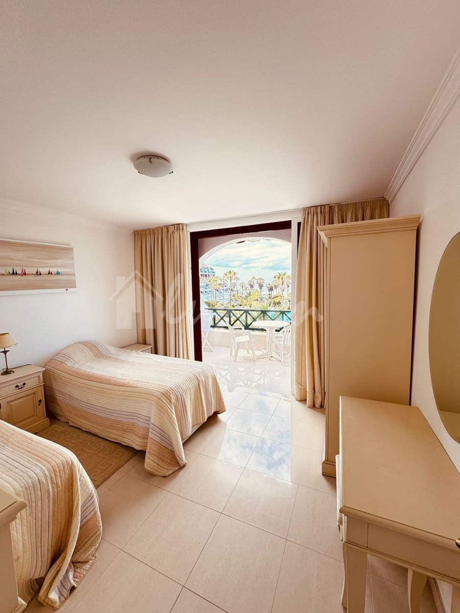 2 soverom Leilighet til salgs i Playa de las Americas med svømmebasseng - € 925 000 (Ref: 8942189)