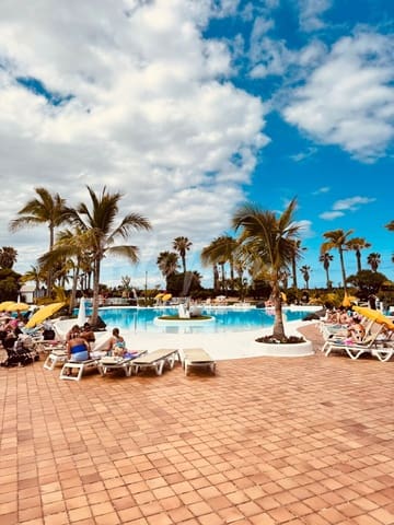 2 soveværelse Lejlighed til salg i Playa de las Americas, Arona med swimmingpool - € 925.000 (Ref: 8942189)