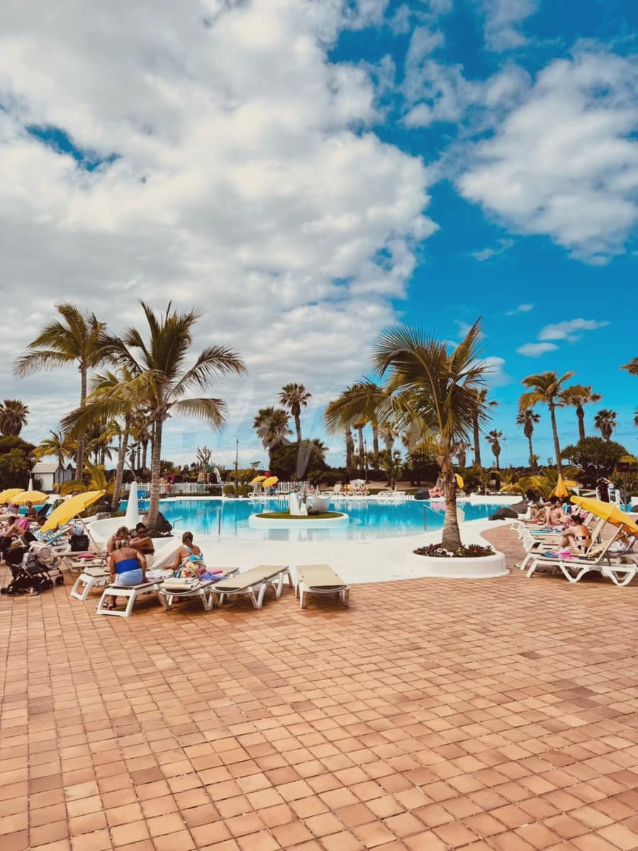 2 soveværelse Lejlighed til salg i Playa de las Americas med swimmingpool - € 925.000 (Ref: 8942189)