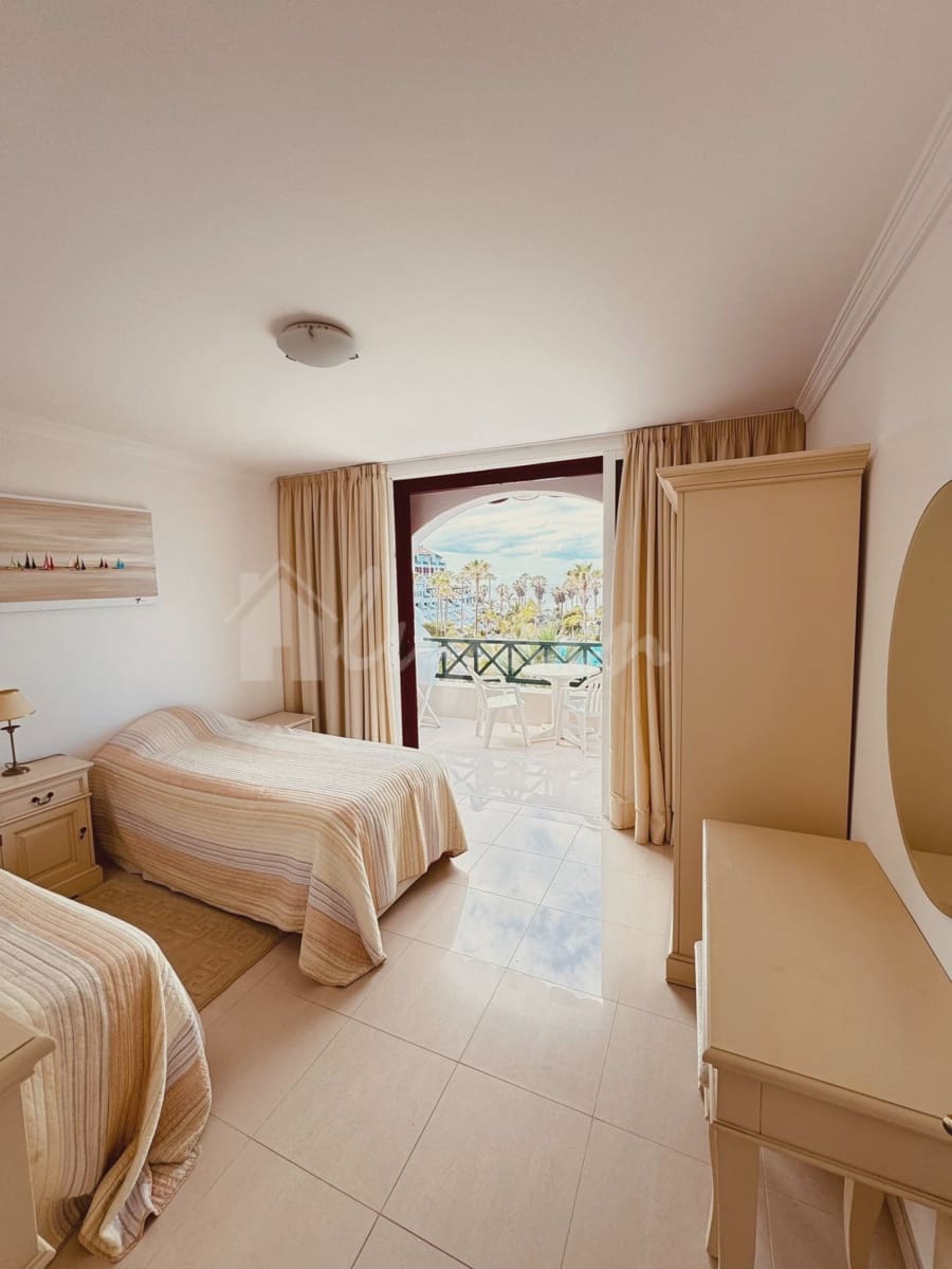 2 soveværelse Lejlighed til salg i Playa de las Americas med swimmingpool - € 925.000 (Ref: 8942189)