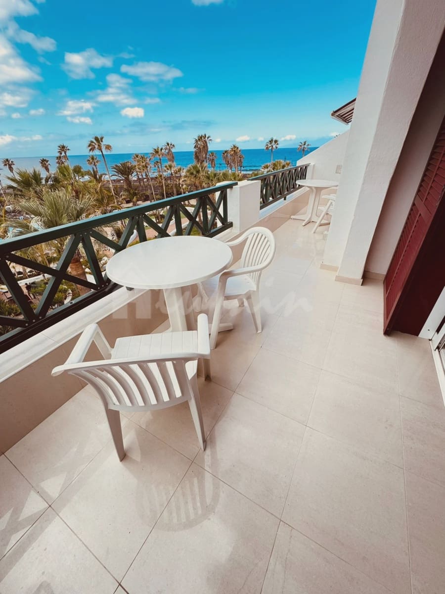 2 soveværelse Lejlighed til salg i Playa de las Americas med swimmingpool - € 925.000 (Ref: 8942189)