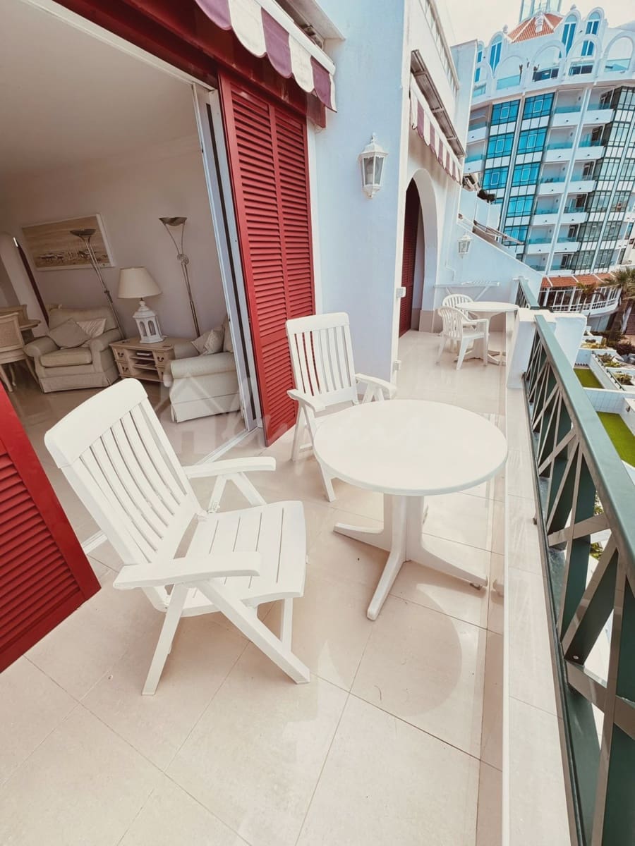 2 soveværelse Lejlighed til salg i Playa de las Americas med swimmingpool - € 925.000 (Ref: 8942189)