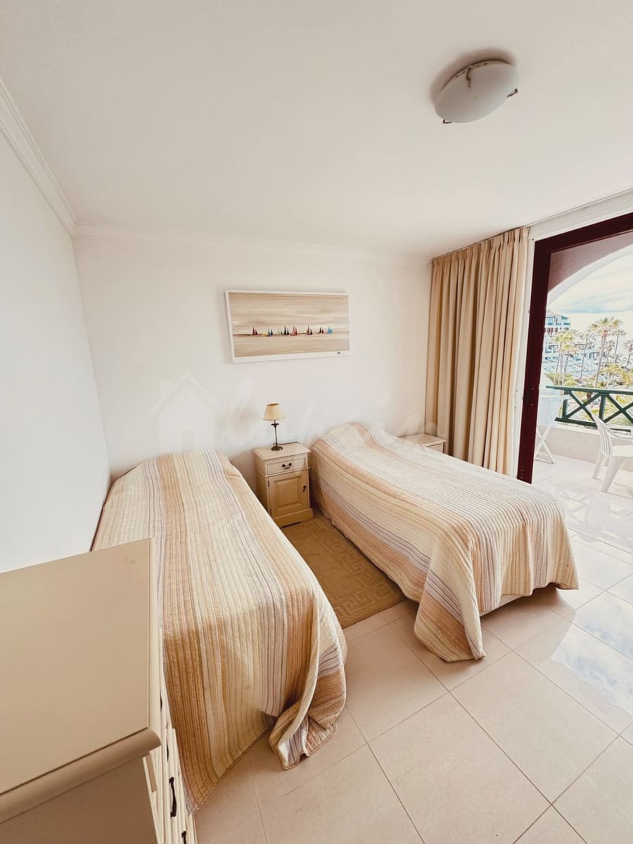 2 soveværelse Lejlighed til salg i Playa de las Americas med swimmingpool - € 925.000 (Ref: 8942189)