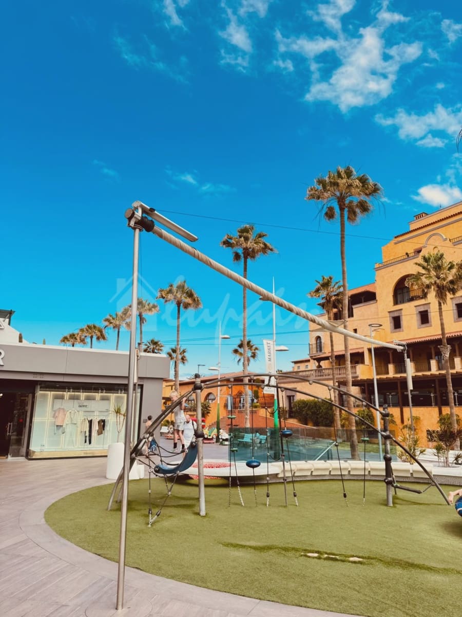 2 soveværelse Lejlighed til salg i Playa de las Americas med swimmingpool - € 925.000 (Ref: 8942189)